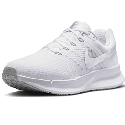 Nike Damen Run Swift 3 Sneaker, Weiß/Metallic...